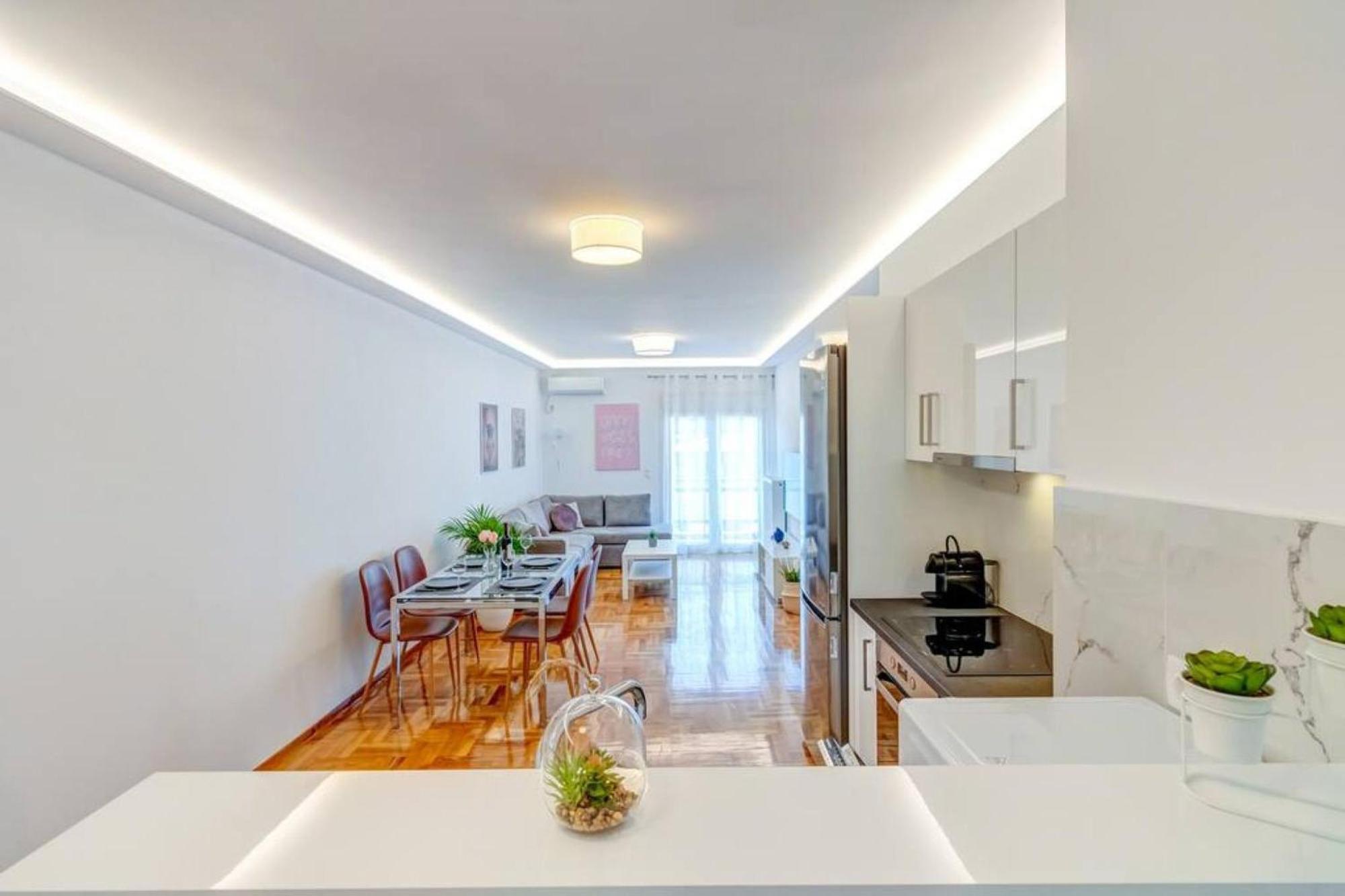 Koukaki Lux 2Bd 1Master Ap Next To Acropolis Daire Atina Dış mekan fotoğraf
